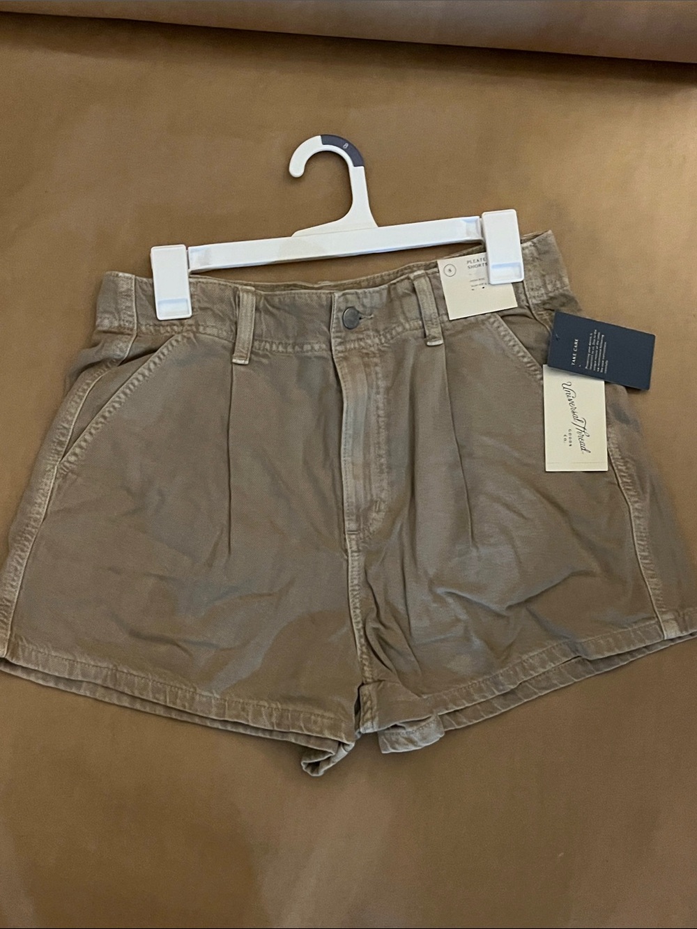 Universal Thread Women's High-Waist Pleated Shorts - Taupe